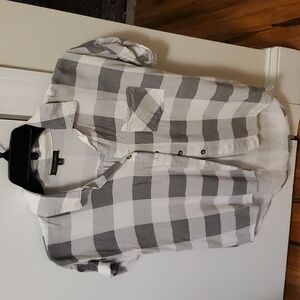 Short sleeve checkered shirt